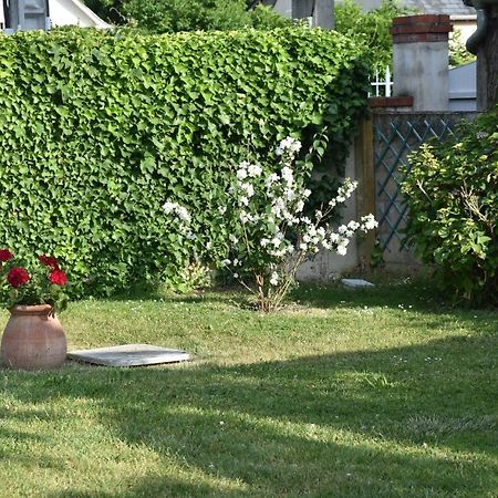 Le Clos Du Vieux Port Véretz Dış mekan fotoğraf